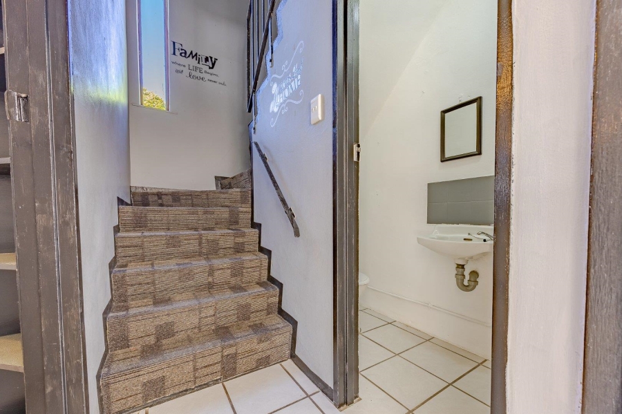 4 Bedroom Property for Sale in Kirstenhof Western Cape